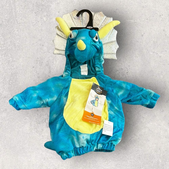 NWT INFANT TRICERATOPS Dinosaur Costume pull over Size 0 - 6 months - Picture 1 of 7